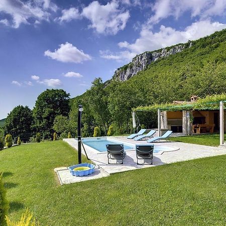 Villa Bella Lupoglav  Extérieur photo