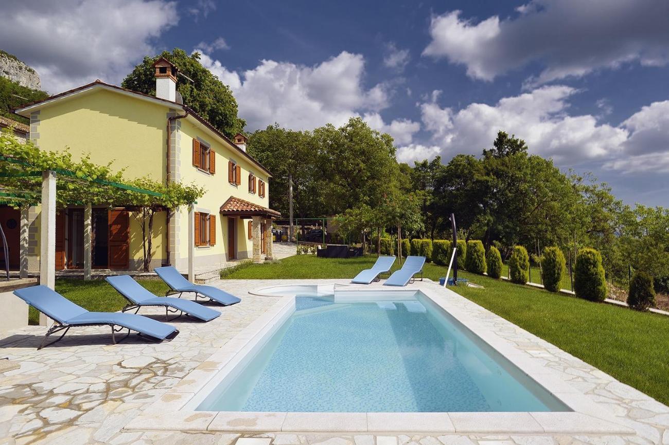 Villa Bella Lupoglav  Extérieur photo