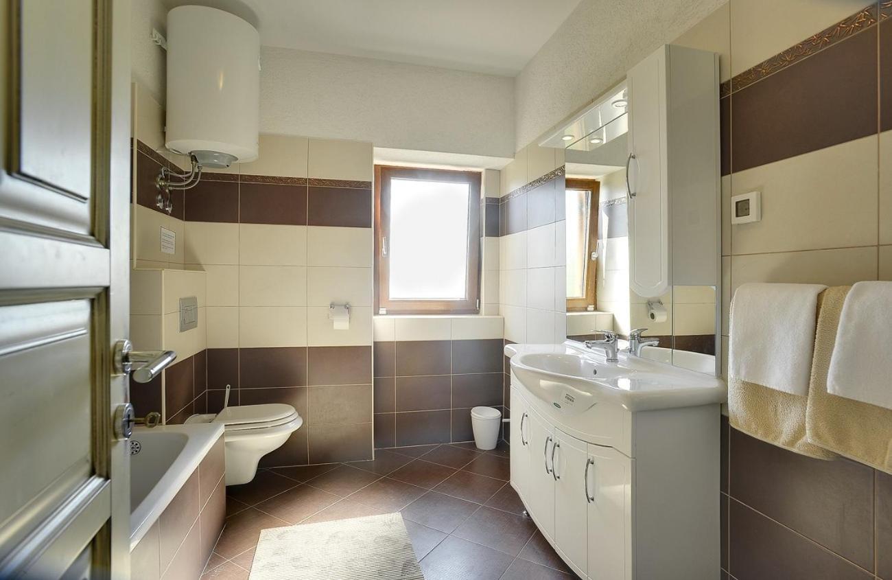 Villa Bella Lupoglav  Extérieur photo