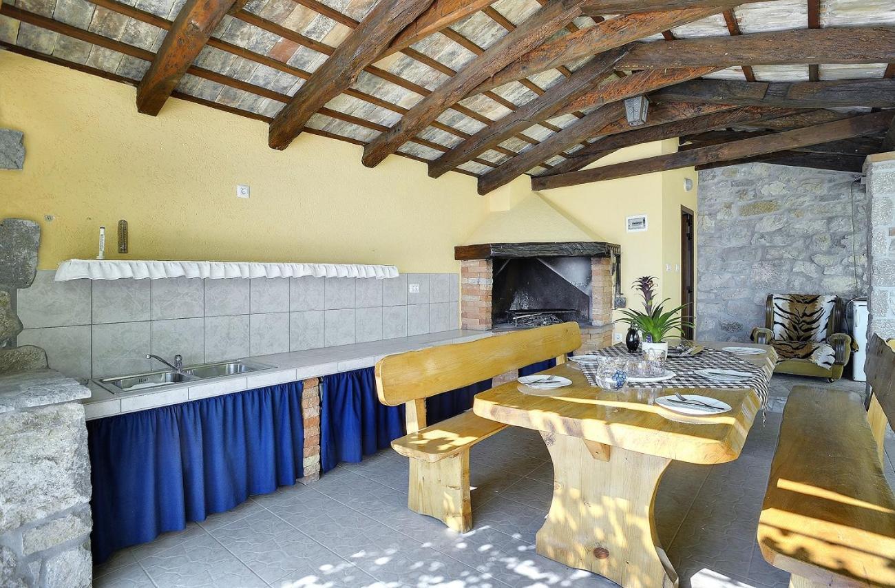 Villa Bella Lupoglav  Extérieur photo