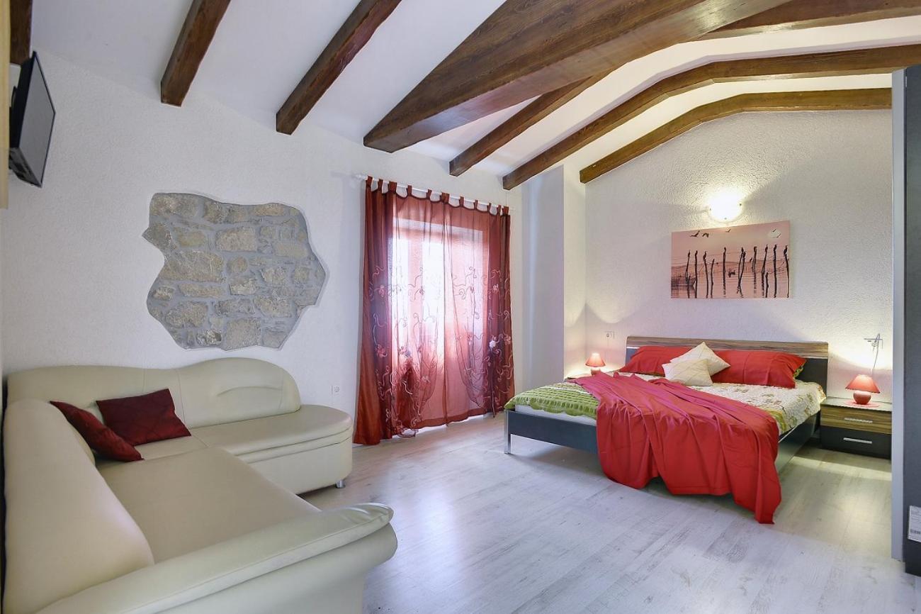 Villa Bella Lupoglav  Extérieur photo