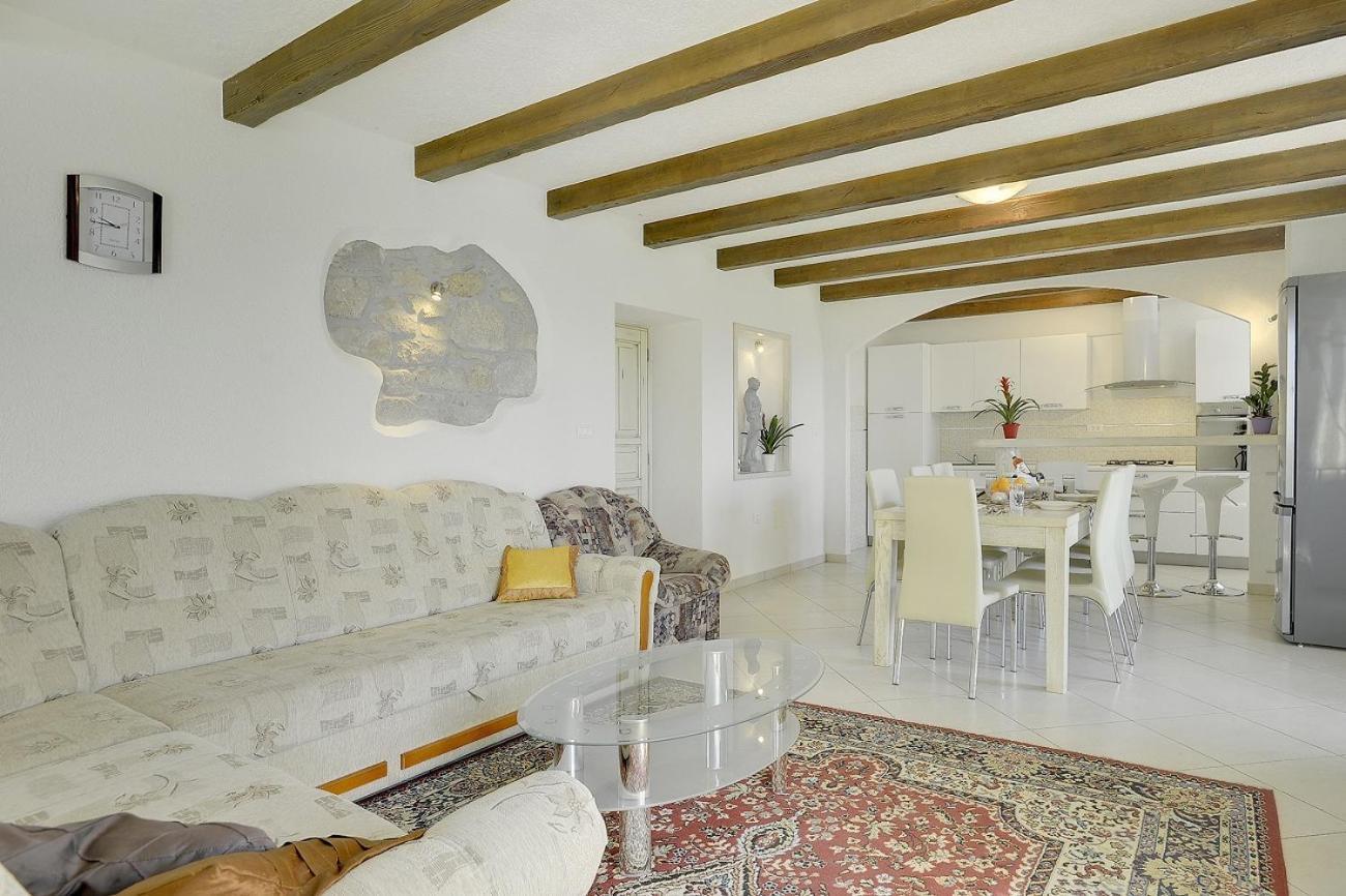 Villa Bella Lupoglav  Extérieur photo